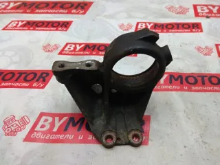 1232127020 кронштейн Toyota Previa XR30, XR40 Арт 9422