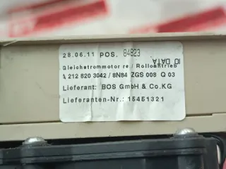 A2128203042 Направляющая шторки багажника (салазки) Mercedes E W212 Арт 14085, вид 3