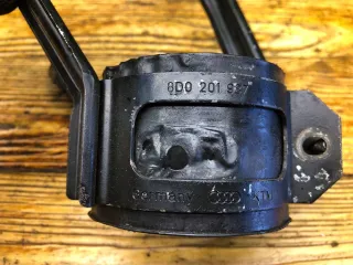 8D0201987 Кронштейн топливного фильтра Volkswagen Passat B5 Арт 94324153, вид 4