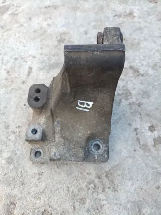 1ZRFE Кронштейн генератора Toyota Corolla E210 Арт 94338659, вид 1