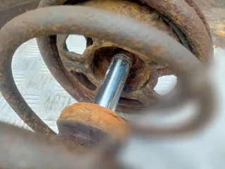  Стойка передняя левая Kia Clarus Арт 157528546, вид 3