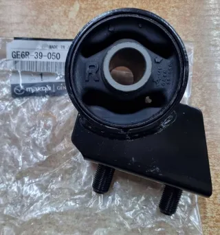GE6R39050 Подушка крепления кпп Mazda 626 GF Арт GE6R39050, вид 1