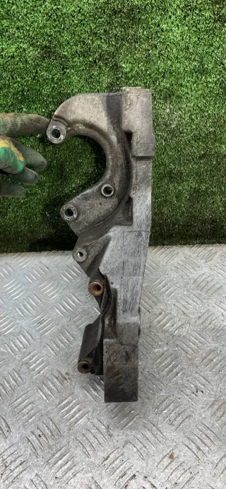 7700272975 Кронштейн компрессора кондиционера Renault Megane 1 Арт 96462, вид 3