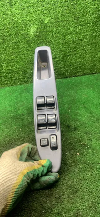 84820-44020 Блок управления стеклоподъемниками Toyota Picnic 1 Арт 96338, вид 1