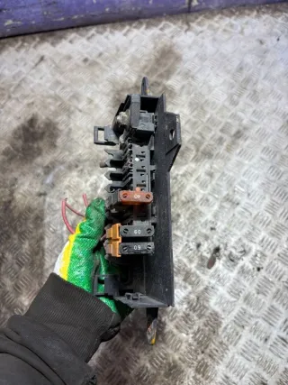 7703297189 Блок предохранителей Renault Scenic 1 Арт 94405776, вид 1