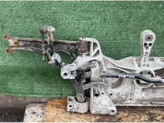 1k0199313h Балка подвески (подрамник) Skoda Octavia A5 Арт 58103, вид 3