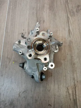 6898368,33306898368,8838134,6898366,6899175 кулак задний правый BMW 5 G60 Арт 23722, вид 1