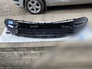 PG07036GAV Заглушка (решетка) в бампер передний Peugeot 207 Арт 105523237, вид 2