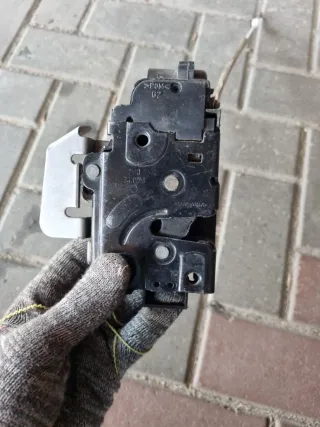  Замок двери передней левой Audi A6 C5 (S6,RS6) Арт G022-356, вид 3