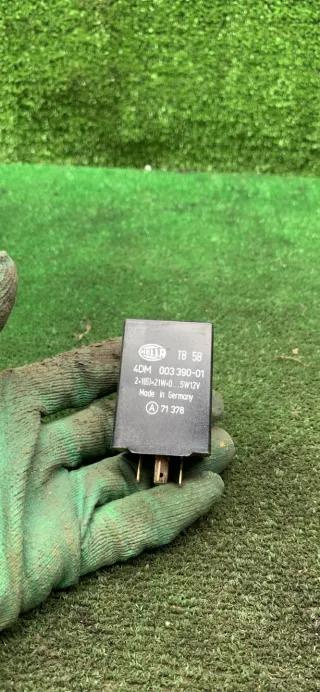 4DM00339001 Реле поворотов Mercedes T1 Арт 96802, вид 1