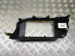55420KK400, 55422KK350 Рамка под магнитолу Toyota Hilux 8 Арт 214289, вид 3