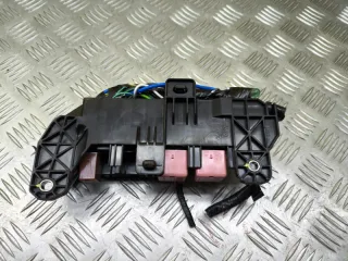  Блок предохранителей Toyota Hilux 8 Арт 214304, вид 2