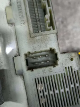 8200031556,216566147A Блок предохранителей Renault Clio 2 Арт 01400687, вид 1