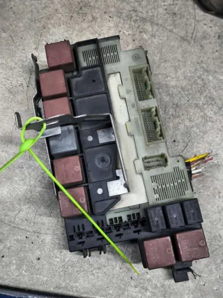 8200031556,216566147A Блок предохранителей Renault Clio 2 Арт 01400687, вид 3