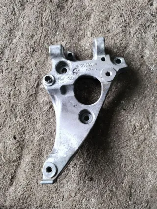 9672950980 Кронштейн компрессора кондиционера Citroen C3 Picasso Арт MT29095765, вид 1