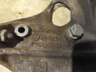 074130147C Крепление ТНВД Volkswagen Transporter T4 restailing Арт 94480266, вид 4