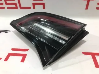 1077402-00-G Фонарь крышки багажника правый Tesla model 3 Арт 99476674, вид 3