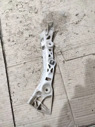  Кронштейн крепления бампера заднего Mazda 3 BK Арт 94480897, вид 1