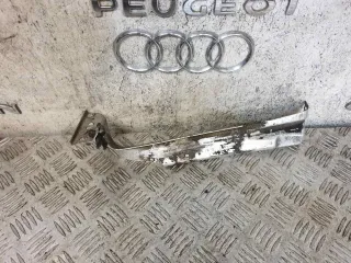 8K0821135J Кронштейн крепления крыла переднего правого Audi A4 B8 Арт 94480942, вид 1