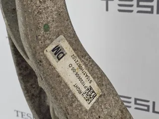 1030606-00 кулак задний передний правый Tesla model S Арт 32239, вид 2