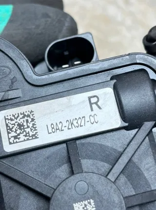 L8A2-2K327-CC Суппорт задний правый Jaguar F-Pace Арт 41760, вид 8