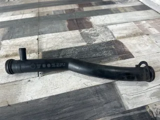 03C121065B Трубка охлаждающей жидкости пластиковая Skoda Octavia A5 restailing Арт 94492335, вид 1