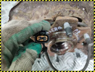  Кулак поворотный передний правый Mitsubishi Pajero 3 Арт 94494089, вид 3