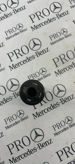 A2058800027 отбойник капота (демпфер) Mercedes C W205 Арт 100285, вид 2