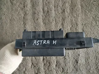5DK00866807,13191126 Блок предохранителей Opel Astra H Арт MT29095831, вид 3
