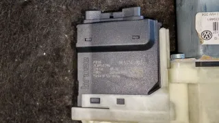 3C0959703 Моторчик стеклоподъемника задний левый Volkswagen Passat B7 Арт 94522339, вид 3