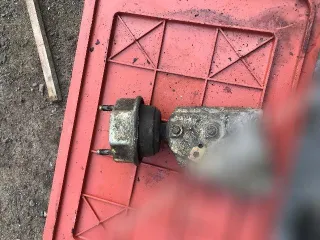  Подушка крепления КПП Volkswagen Caravelle T4 Арт 51805656
