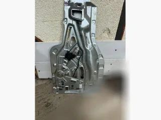  Моторчик стеклоподъемника MAN TGA Арт 139638978