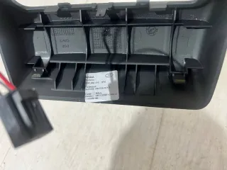 8W0864376 Прикуриватель Audi A4 B9 Арт 1334171958, вид 3
