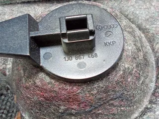  Заглушка обшивки багажника Volkswagen Passat B6 Арт 94552719, вид 11