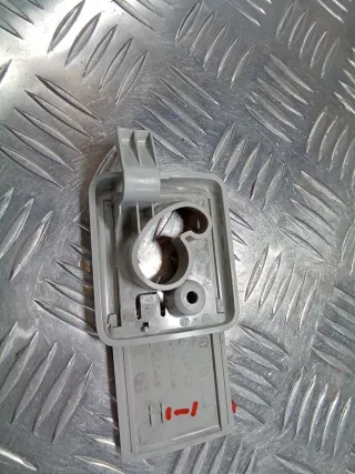1T0861304M Крючок для одежды Volkswagen Passat B6 Арт 94552795, вид 4