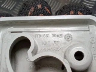 1T0861304M Крючок для одежды Volkswagen Passat B6 Арт 94552813, вид 8