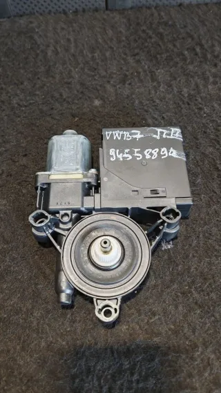 3C095979 Моторчик стеклоподъемника передний правый Volkswagen Passat B7 Арт 94558894, вид 3