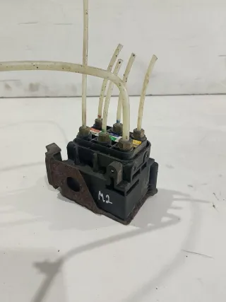  Блок клапанов пневмоподвески Mercedes S W221 Арт 94559091