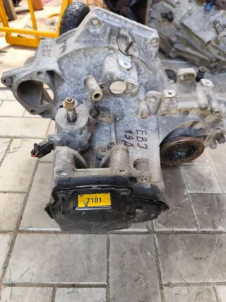 КПП механическая (МКПП) 5-ступенчатая Audi A3 8L 2000г. EBJ - Фото 5