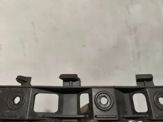 3C0807183 Кронштейн крепления бампера переднего Volkswagen Passat B6 Арт 94588486, вид 3