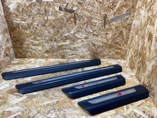 4M0853373C,4M0853374A,4M0853376C,4M0853375B Накладка на порог внутренняя задняя левая Audi Q7 4M Арт 39368914, вид 1