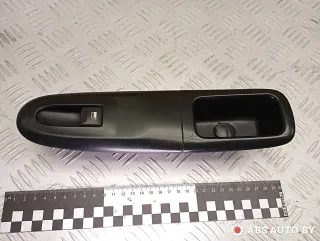 26267 Кнопка стеклоподъемника переднего правого Peugeot 406 Арт A27673_1, вид 1