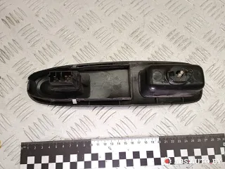 26267 Кнопка стеклоподъемника переднего правого Peugeot 406 Арт A27673_1, вид 4
