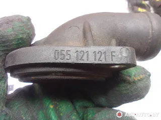 055121121F Фланец (тройник) системы охлаждения Volkswagen Golf 2 Арт A27119_4, вид 4