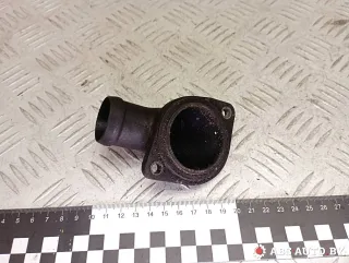 055121121F Фланец (тройник) системы охлаждения Volkswagen Jetta 2 Арт A27117_5, вид 3