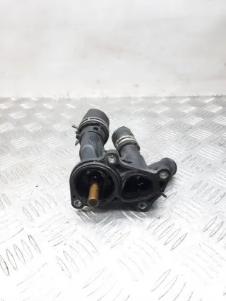 4M5G6L721GB Корпус термостата Ford Focus 2 Арт 21737, вид 1