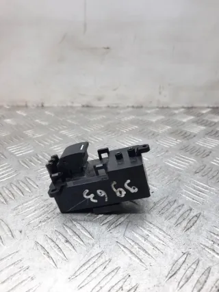 35770T7SG01 Кнопка стеклоподъемника заднего правого Honda HR-V 3 Арт 27181, вид 1