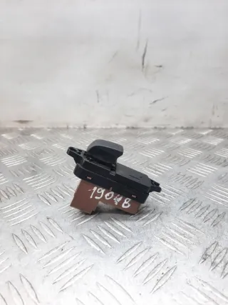 GP9G66380 Кнопка стеклоподъемника заднего правого Mazda 3 BK Арт 27225, вид 1
