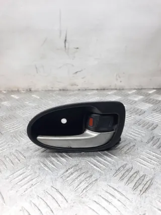 692050D90 Ручка внутренняя передняя правая Toyota Yaris 2 Арт 29729, вид 1