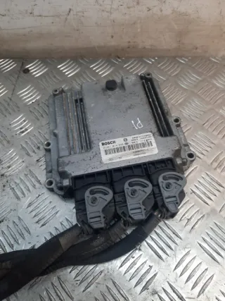 8200666516 Блок управления двигателем Opel Vivaro A Арт 30976, вид 1